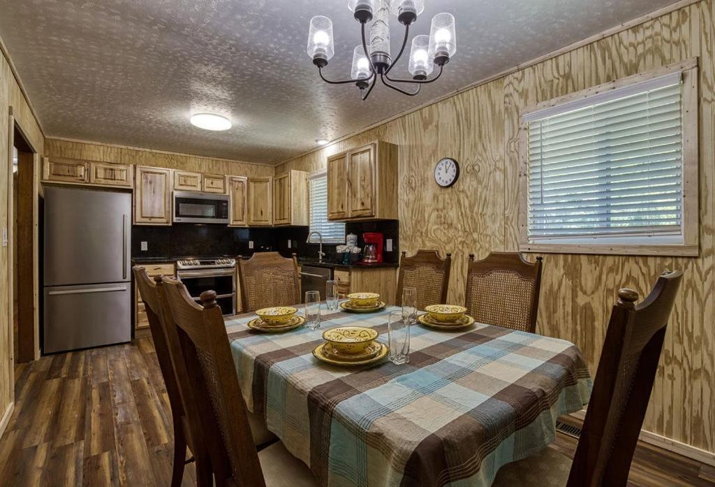 Black Bear Falls - With An In-Law Suite Gatlinburg Exterior photo