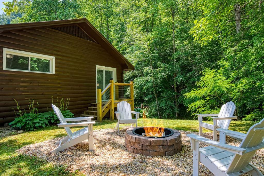 Black Bear Falls - With An In-Law Suite Gatlinburg Exterior photo